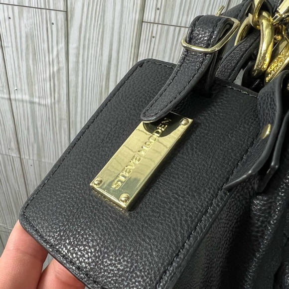 Steve Madden Black Bag- Leopard Print Interior - Picture 4 of 10